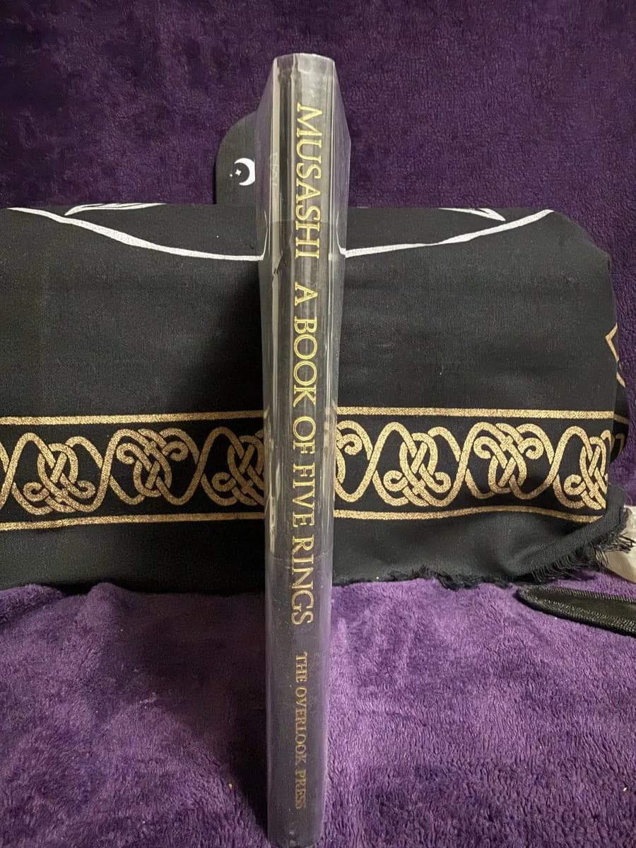 A Book of Five Rings — spine (TOTM-BK-075)