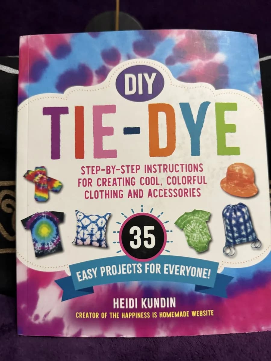 DIY Tie-Dye — front cover (TOTM-BK-085)